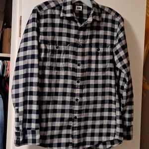 UNIQLO BUTTON DOWN